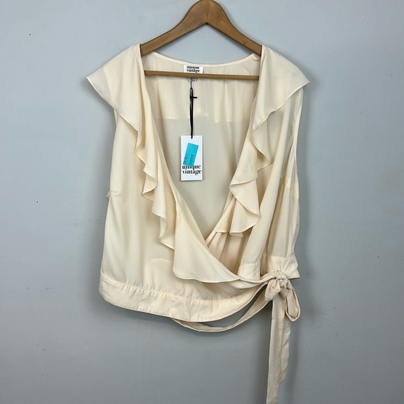 NWT Unique Vintage Cream Hazel Wrap Top Sz 4X - Picture 6 of 12